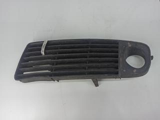 заглушка (решетка) в бампер Audi A6 4B/C5 1998, 2.4 л., бензин, АКПП, чёрный, универсал, 4B0807681J