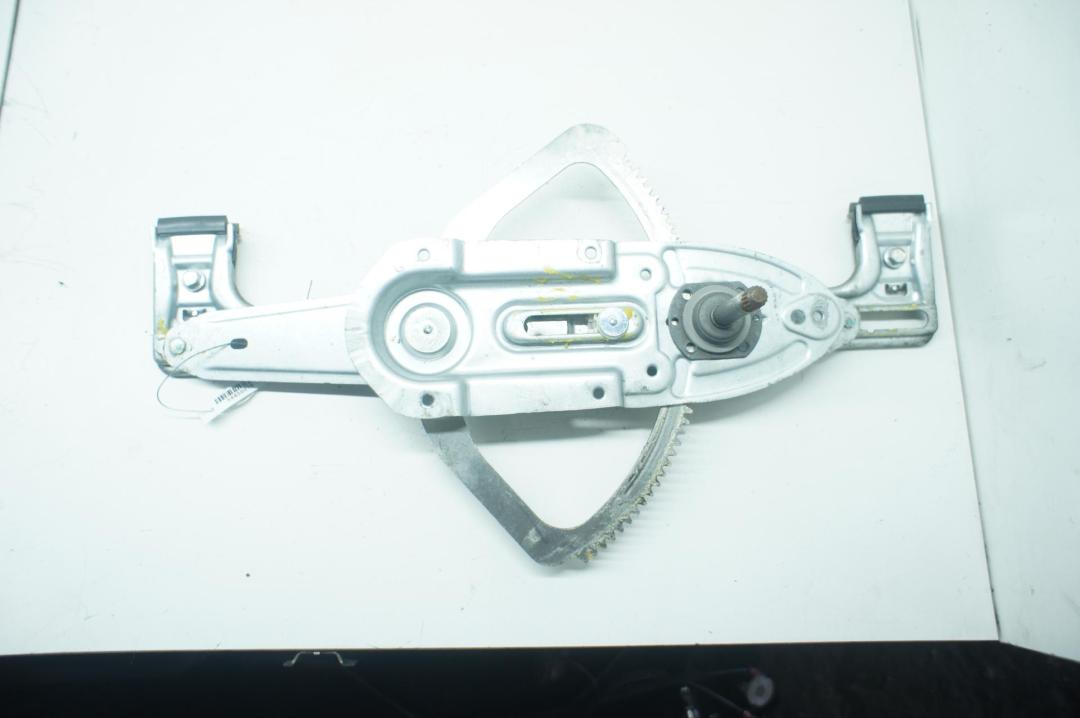 стеклоподъемник задний левый Ford Focus II 2005, 1.6 л., дизель, МКПП, серый, универсал, 4M51A045H23B
