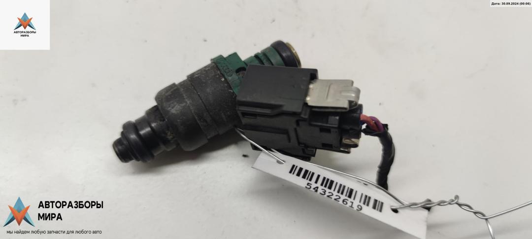 форсунка Audi A3 8L 1999, 1.6 л., бензин, МКПП, чёрный, хетчбэк 3 дв., 037906031AA - фото №1