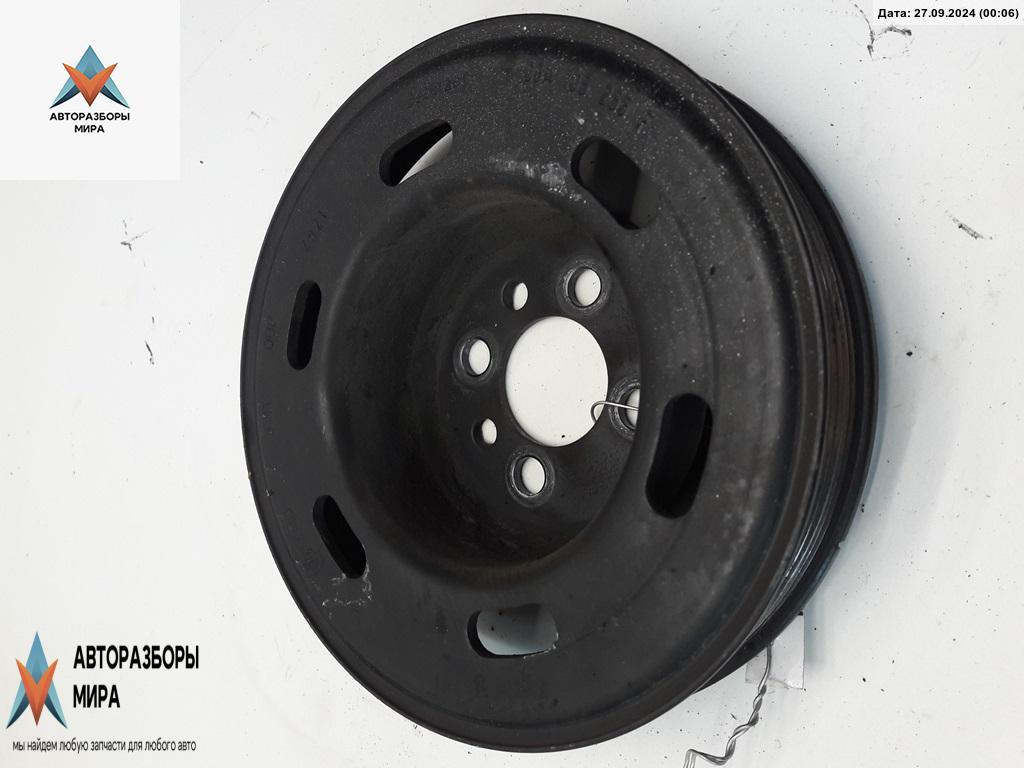 шкив коленвала Volkswagen Golf 4 поколение 1998, 1.6 л., бензин, МКПП, белый, хетчбэк 3 дв. - фото №1