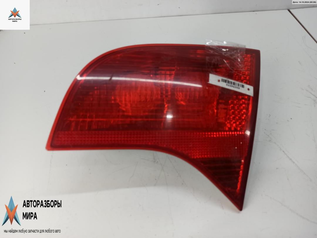 фонарь крышки багажника правый Audi A4 B7 2006, 2.0 л., дизель, МКПП, серый, универсал, 8E9945094 - фото №1
