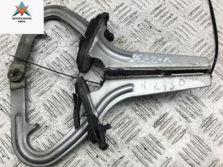 петля капота левая Nissan Navara D22 [рестайлинг] 2004, серый, внедорожник 5 дв.