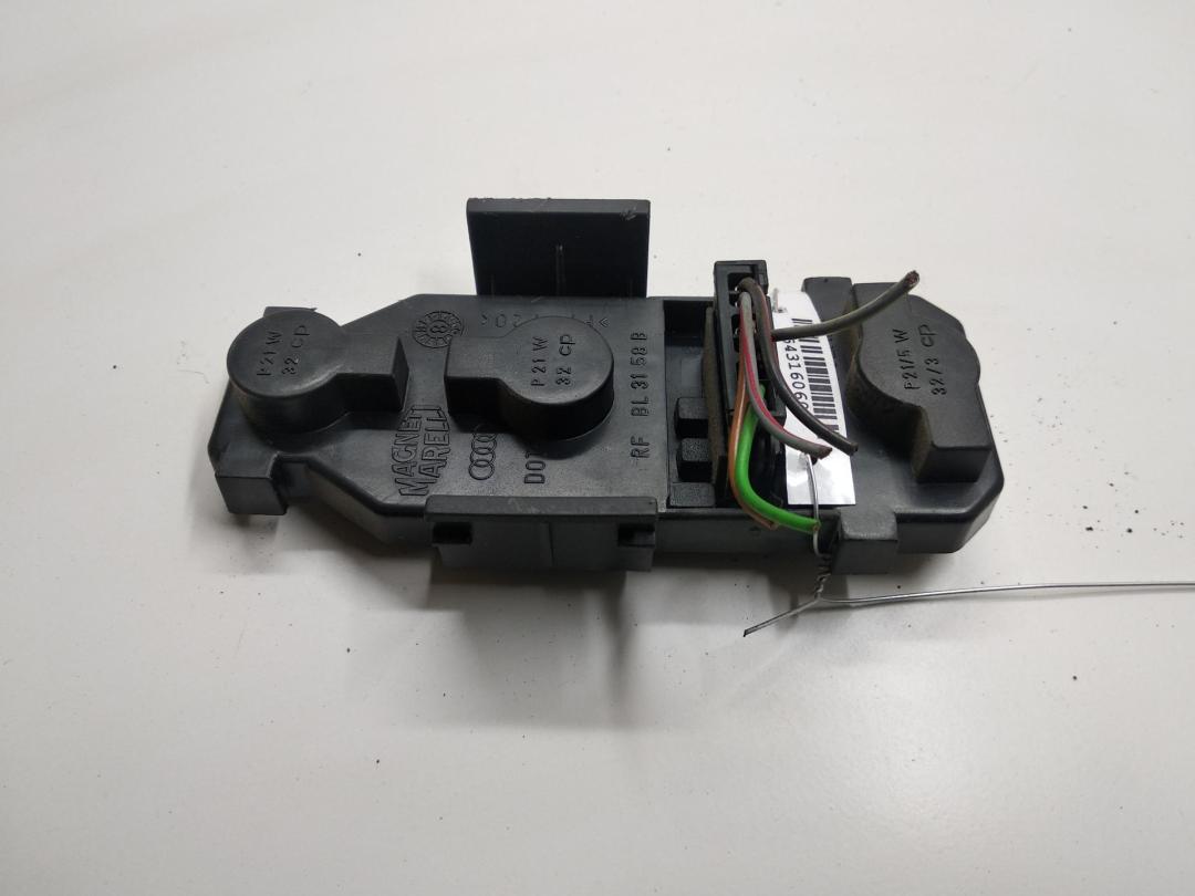 Плата фонаря заднего правого Audi A6 C5 1999, 2.4 л., бензин, МКПП, синий, универсал
