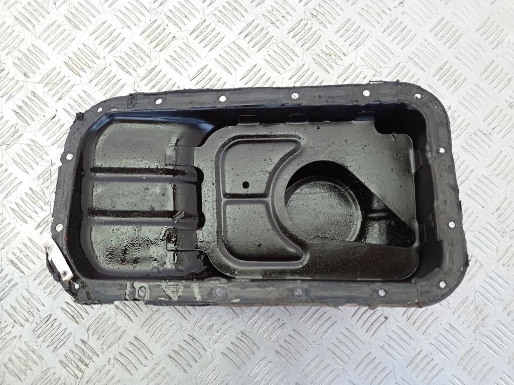 масляный поддон Hyundai i10 2009, 1.1 л., бензин, МКПП, красный, хетчбэк 5 дв., 2151002510