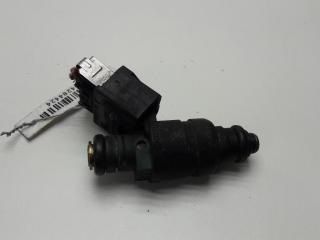 форсунка Volkswagen Golf-4 1998, 1.6 л., бензин, МКПП, чёрный, хетчбэк 3 дв., 037906031AA