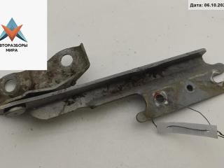 петля капота правая Mazda 323 BJ 1998, серый, седан