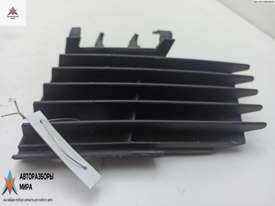 заглушка (решетка) в бампер Opel Vectra C 2002, 1.8 л., бензин, МКПП, серый, седан, 09186127 - фото №1