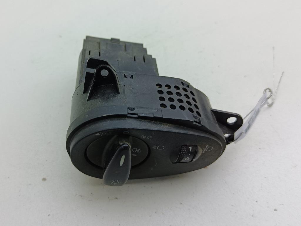 переключатель света Ford Focus I 1999, 1.4 л., бензин, МКПП, красный, универсал, 2M5T13A024EA