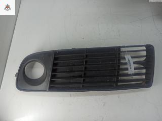 заглушка (решетка) в бампер Audi A6 4B/C5 1997, 2.4 л., бензин, МКПП, зелёный, седан, 4B0807681J