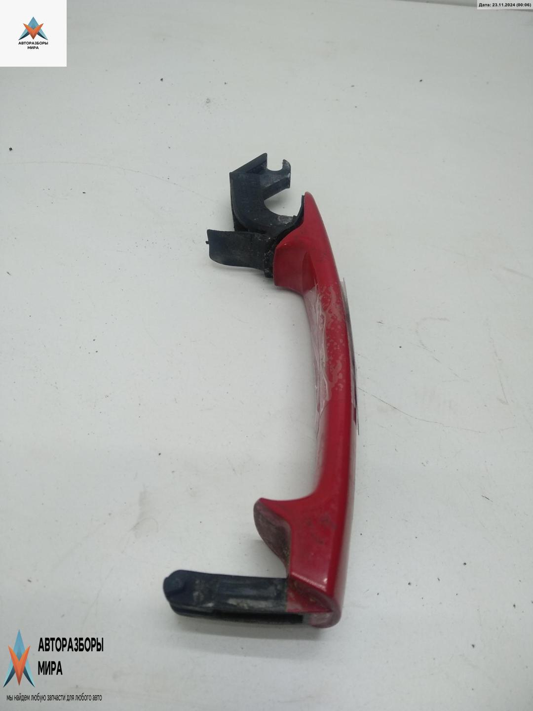 ручка наружная передняя левая Volkswagen Passat B5 1998, 1.8 л., бензин, МКПП, красный, универсал, 3B0837207 - фото №1