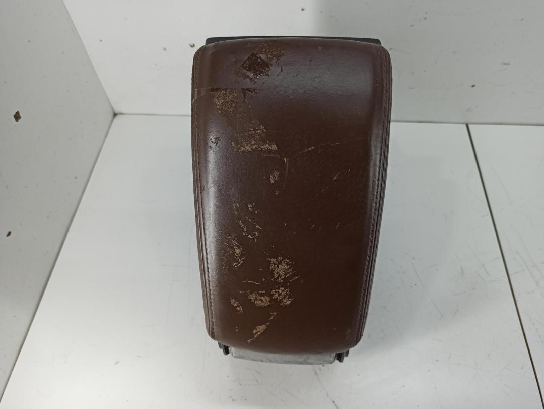подлокотник Audi Q3 8U 2012, 2.0 л., дизель, АКПП, серый, внедорожник 5 дв., 8U0864283A