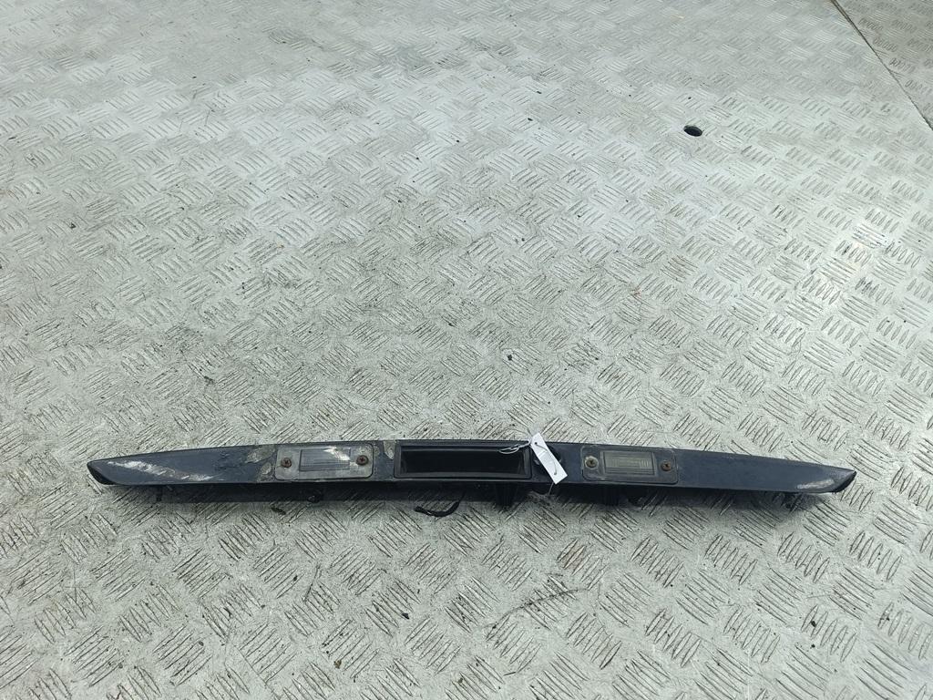 накладка подсветки номера Audi A8 D3 2003, 4.0 л., дизель, АКПП, чёрный, седан, 4E0827576