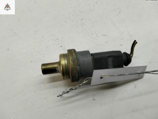 датчик температуры Volkswagen Golf 5 поколение 2005, 1.6 л., бензин, МКПП, чёрный, хетчбэк 3 дв., 06A919501A