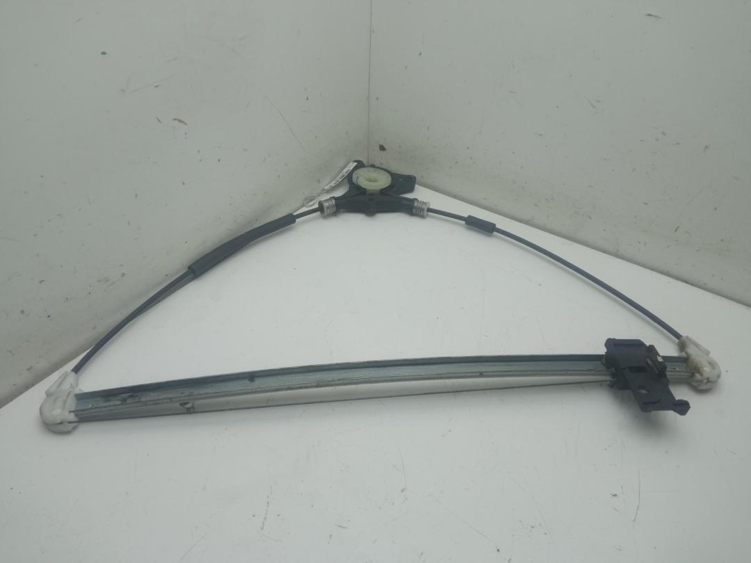 стеклоподъемник электрический задний правый Mazda 5 CR 2006, 1.8 л., бензин, МКПП, серый, минивэн, 6H24 - фото №1