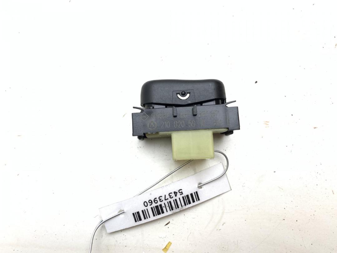кнопка (выключатель) Mercedes-Benz SLK R170 1998, 2.3 л., бензин, МКПП, серый, кабриолет, 2108205910