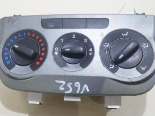 блок управления печки / климат-контроля Fiat Grande Punto 2 поколение 2009, 1.4 л., бензин, МКПП, чёрный, хетчбэк 3 дв., 735484751