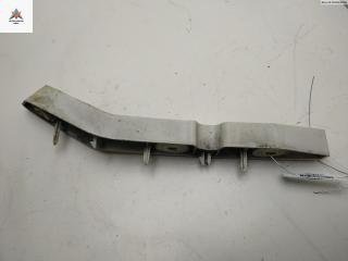 кронштейн переднего бампера Ford Focus 2 поколение 2005, 1.6 л., i, бензин, МКПП, чёрный, хетчбэк 5 дв.