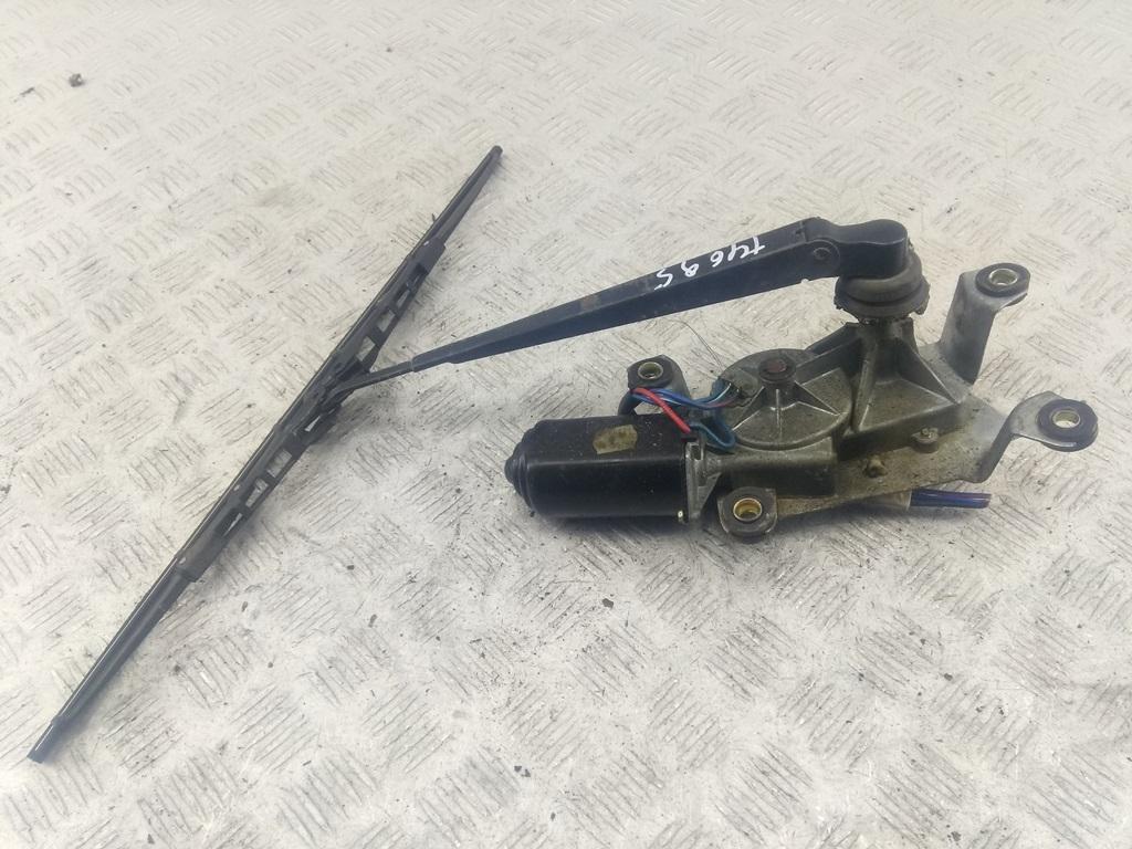 Двигатель стеклоочистителя заднего (моторчик дворников) Mitsubishi Sigma 4 поколение 1993, 3.0 л., бензин, АКПП, серый, универсал - фото №1