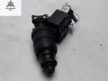 форсунка Volkswagen Golf 4 поколение 1997, 1.6 л., бензин, МКПП, синий, хетчбэк 3 дв., 037906031AA - фото №2