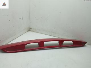 накладка подсветки номера Mazda 6 GG [рестайлинг] 2005, 2.0 л., бензин, МКПП, красный, хетчбэк 5 дв., GJ6L50811