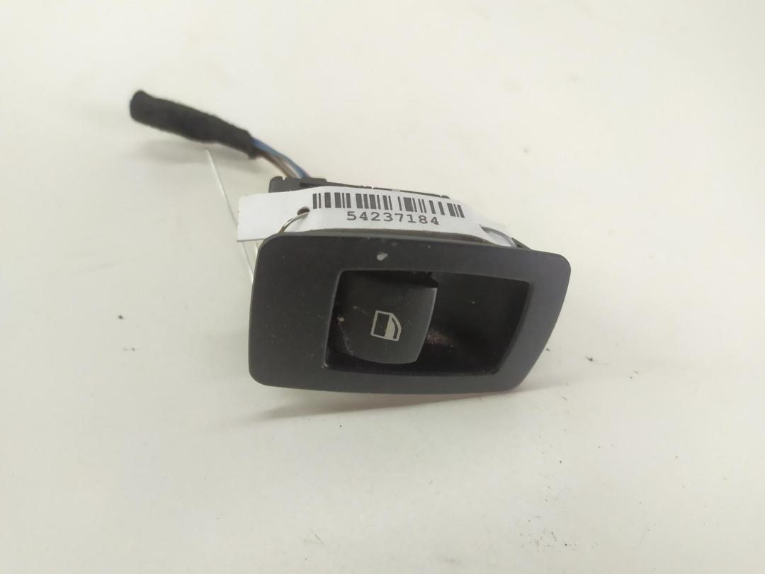кнопка стеклоподъемника переднего правого BMW X3 E83 2006, 2.0 л., дизель, МКПП, серый, внедорожник 5 дв., 61319113773, 9113773