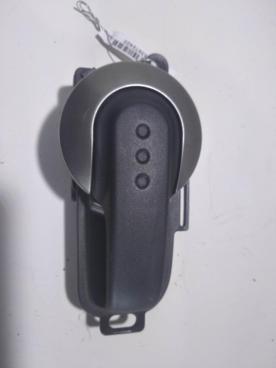ручка внутренняя задняя правая Nissan Note E11 2007, 1.6 л., бензин, АКПП, серый, минивэн - фото №1
