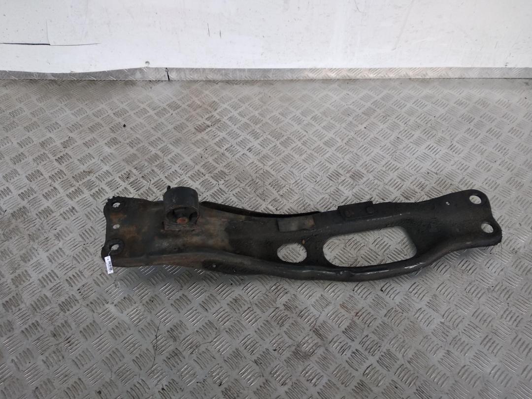 балка под радиатор Mazda Xedos 6 1993, 2.0 л., бензин, МКПП, серый, седан