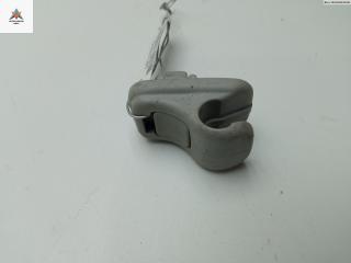 Крепление (крючок) солнцезащитного козырька Suzuki Liana 1 поколение 2002, 1.3 л., бензин, МКПП, серый, хетчбэк 5 дв.