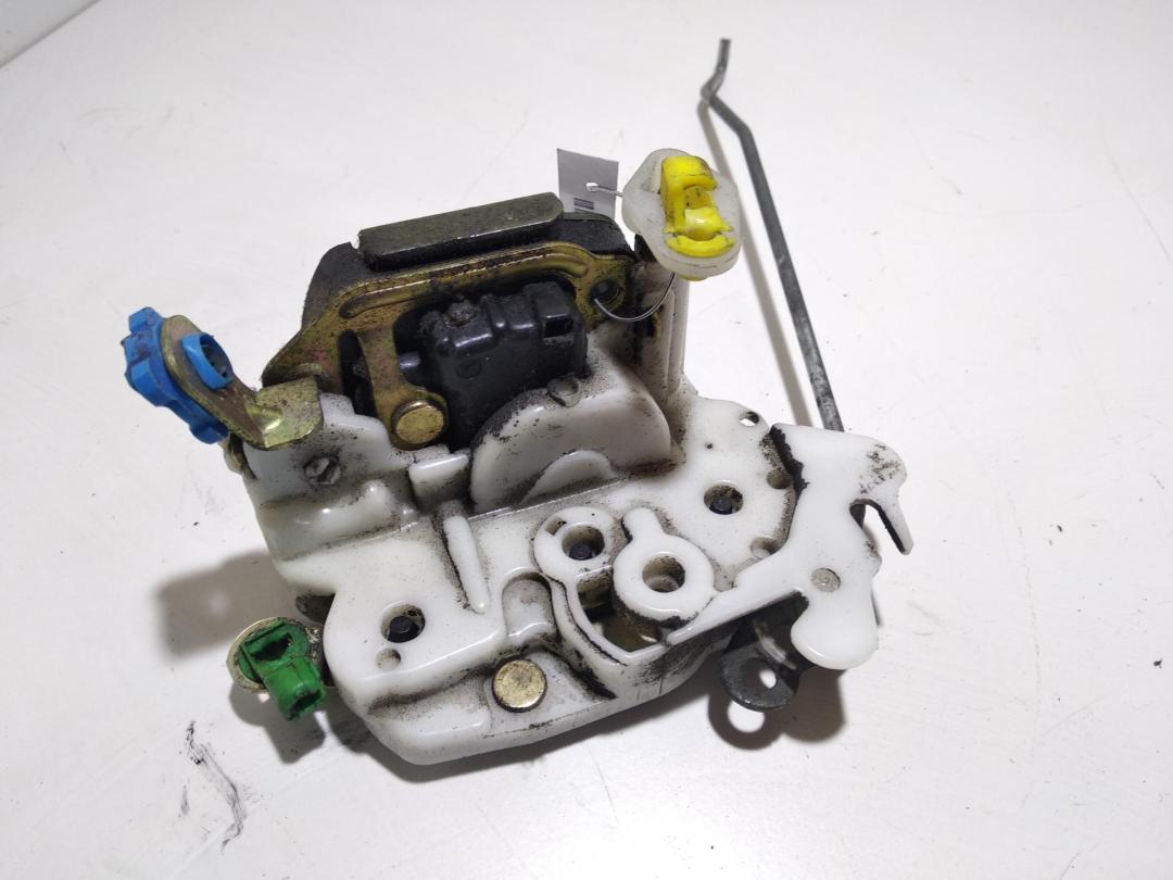замок двери передней левой Nissan Almera N15 1997, 1.4 л., бензин, МКПП, серый, хетчбэк 3 дв.