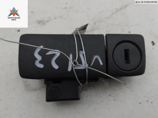 замок бардачка Nissan Primera P11 1999, 1.8 л., бензин, МКПП, зелёный, хетчбэк 5 дв.