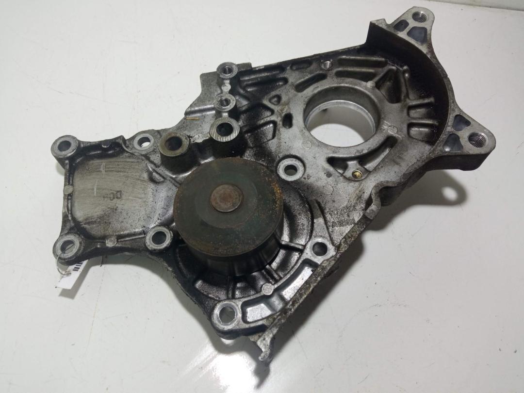 насос антифриза дополнительный Toyota Corolla 9 поколение (E120/E130) 2003, 2.0 л., дизель, МКПП, серый, хетчбэк 5 дв. - фото №1