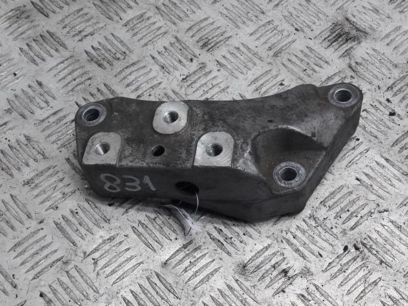 кронштейн КПП Volkswagen Passat B6 2007, 2.0 л., дизель, МКПП, серый, универсал