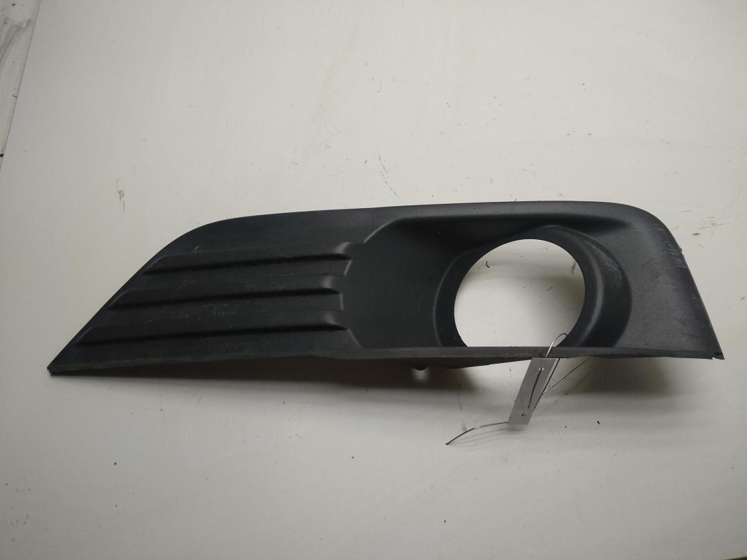 рамка фары противотуманной правой Ford Focus II 2005, 1.6 л., i, бензин, МКПП, чёрный, хетчбэк 3 дв., 4M5119952AE
