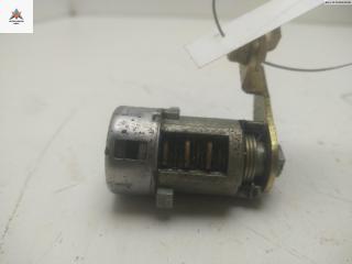 личинка дверного замка Kia Carens RS/FJ) 2002, 2.0 л., дизель, АКПП, красный, минивэн