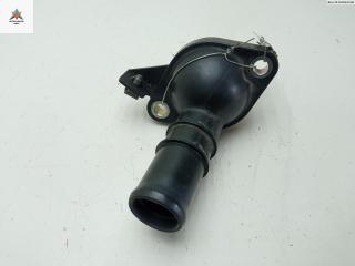 корпус термостата Mazda 2 DJ 2014, 1.3 л., бензин, МКПП, красный, хетчбэк 5 дв.