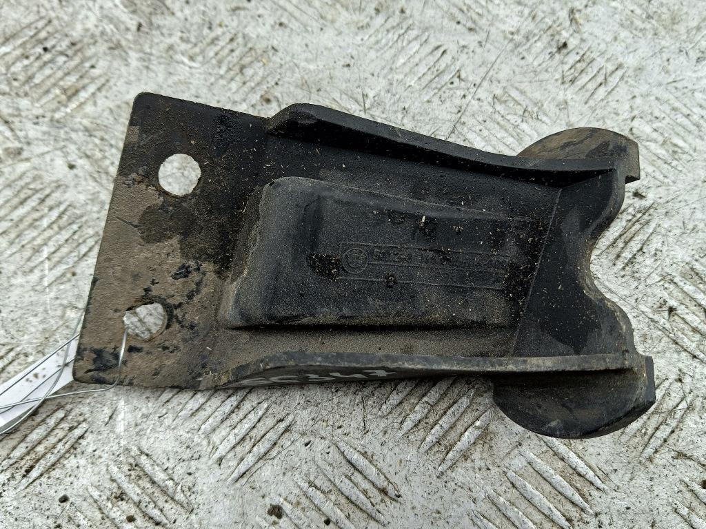 кронштейн заднего бампера BMW 3 E36 1995, 1.6 л., бензин, МКПП, синий, хетчбэк 3 дв., 8146095