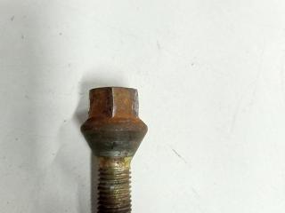 болт колесный BMW 5 серия E39 1999, 2.5 л., бензин, АКПП, чёрный, седан, 6781150