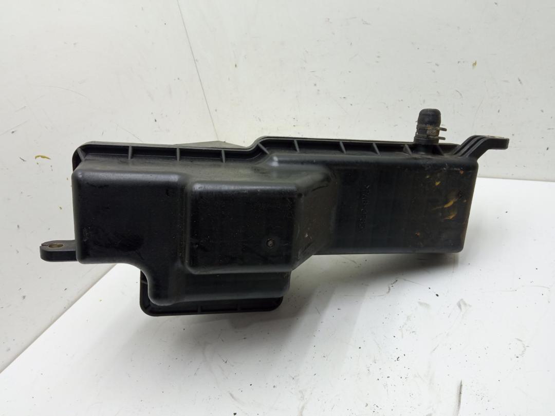 маслоотделитель (сапун) Mitsubishi Space Star 1999, 1.8 л., бензин, МКПП, синий, минивэн, C9F2