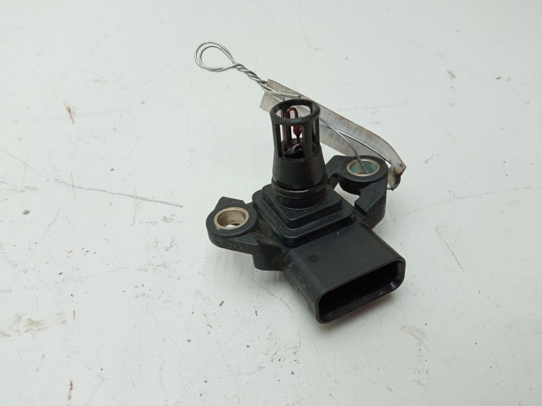 датчик абсолютного давления Toyota Aygo 2005, 1.0 л., бензин, МКПП, красный, хетчбэк 3 дв., 8942152010