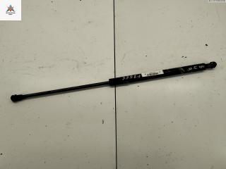 амортизатор крышки багажника (3-5 двери) Volkswagen Polo 3 поколение 1999, 1.4 л., бензин, МКПП, зелёный, универсал