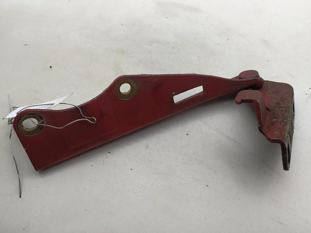 петля капота правая Nissan Primera P11 1998, красный, седан