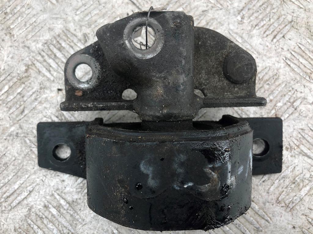 подушка крепления двигателя Nissan Almera N16 2004, 1.5 л., бензин, МКПП, серый, хетчбэк 5 дв.