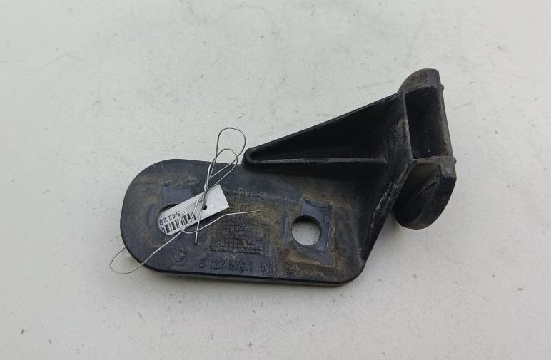 кронштейн переднего бампера BMW 3 E36 1996, 1.6 л., бензин, МКПП, красный, хетчбэк 3 дв., 8122578