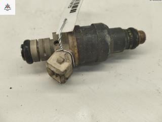 форсунка Volkswagen Passat B4 1995, 1.6 л., бензин, МКПП, синий, универсал, 037906031