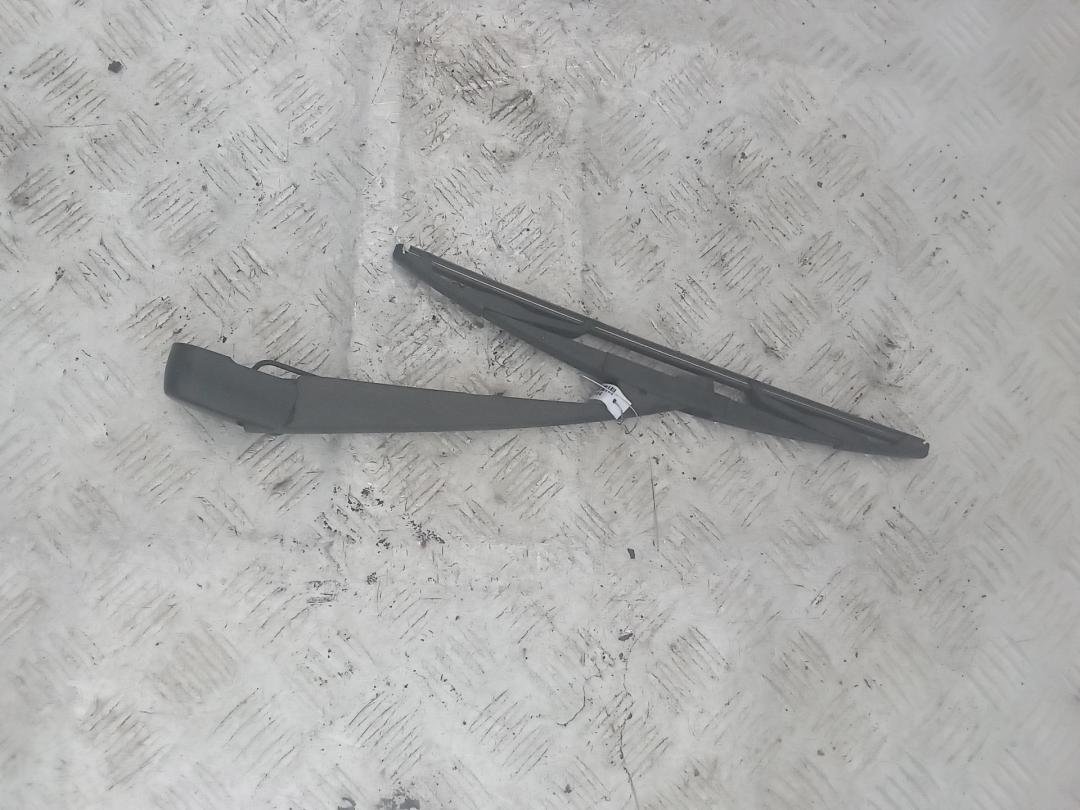Щеткодержатель (поводок стеклоочистителя) задний Peugeot 4007 2007, 2.2 л., дизель, МКПП, серый, внедорожник 5 дв., 9660402580