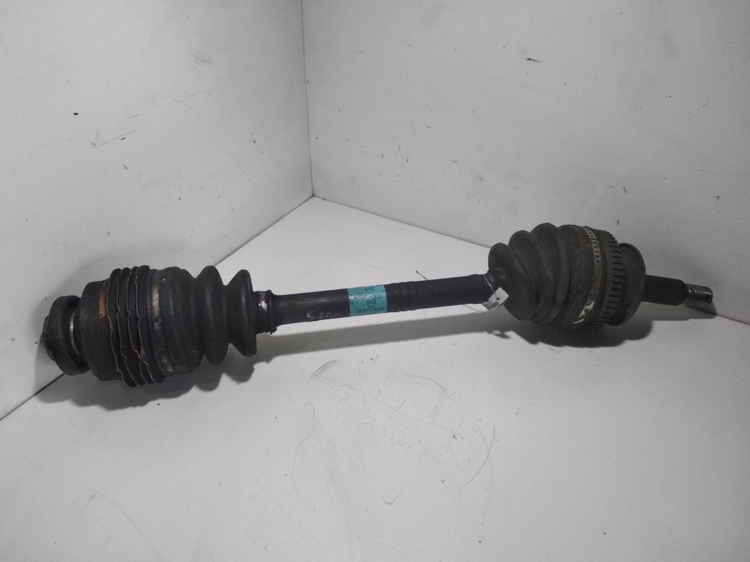 полуось передняя правая (приводной вал, ШРУС) Hyundai Santa Fe 2005, 2.0 л., дизель, АКПП, серый, внедорожник 5 дв.