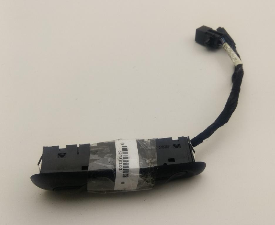 кнопка стеклоподъемника переднего правого Opel Omega B 1998, 2.0 л., бензин, АКПП, серый, седан