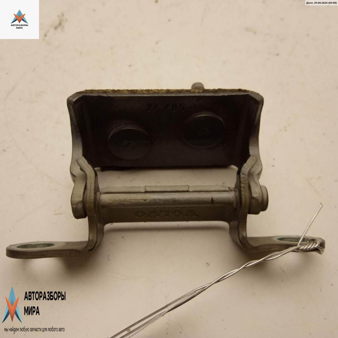 петля крышки багажника Volvo S40 2 поколение 2004, серый, универсал, 30716263 - фото №1