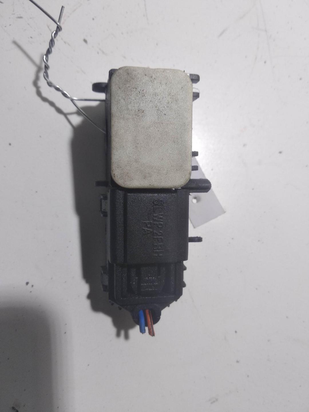 датчик AirBag Hyundai Santa Fe 2007, 2.2 л., дизель, АКПП, синий, внедорожник 5 дв., 95930-3L100