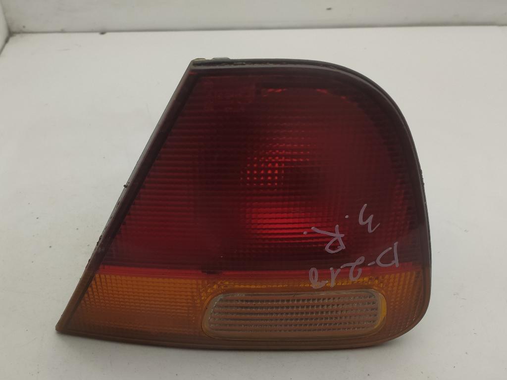 фонарь крышки багажника правый Mitsubishi Carisma 1 поколение 1997, 1.6 л., бензин, МКПП, серый, седан - фото №1